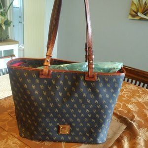 Dooney & Bourke Large Gretta Leisure Shopper